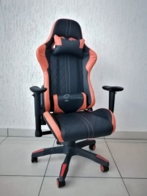 Кресло геймерское Barneo K-52 (черная экокожа оранжевые вставки) в Набережных Челнах - naberezhnye-chelny.ok-mebel.com | фото